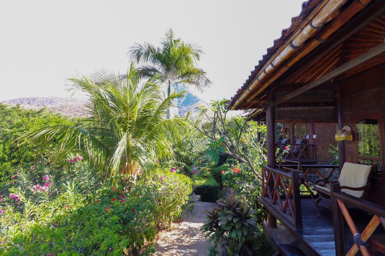 Eka Purnama Cottages Амед Екстер'єр фото