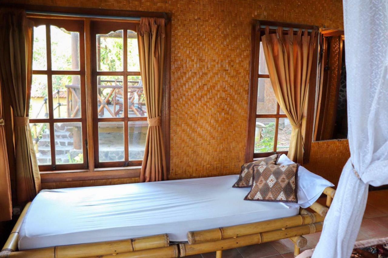 Eka Purnama Cottages Амед Екстер'єр фото